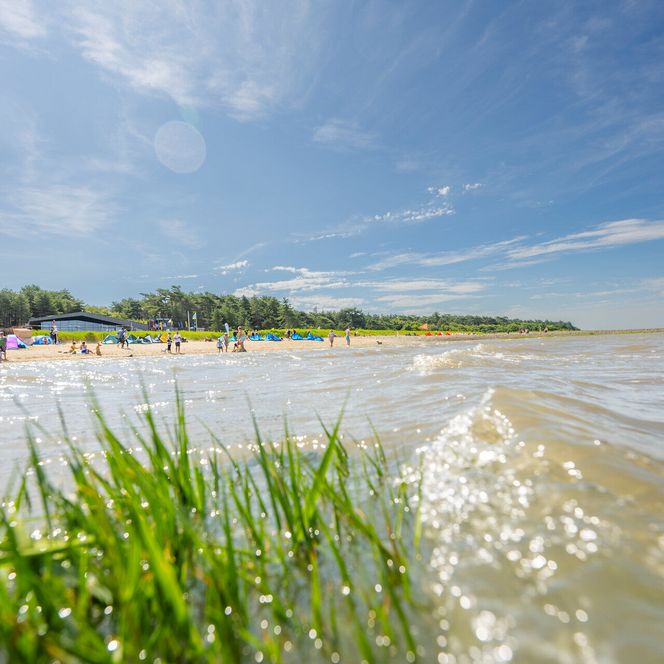 Wassersportler in Sahlenburg am Strand