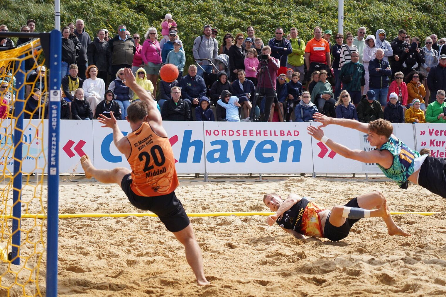 Handball in der Sparkassen-BeachArena