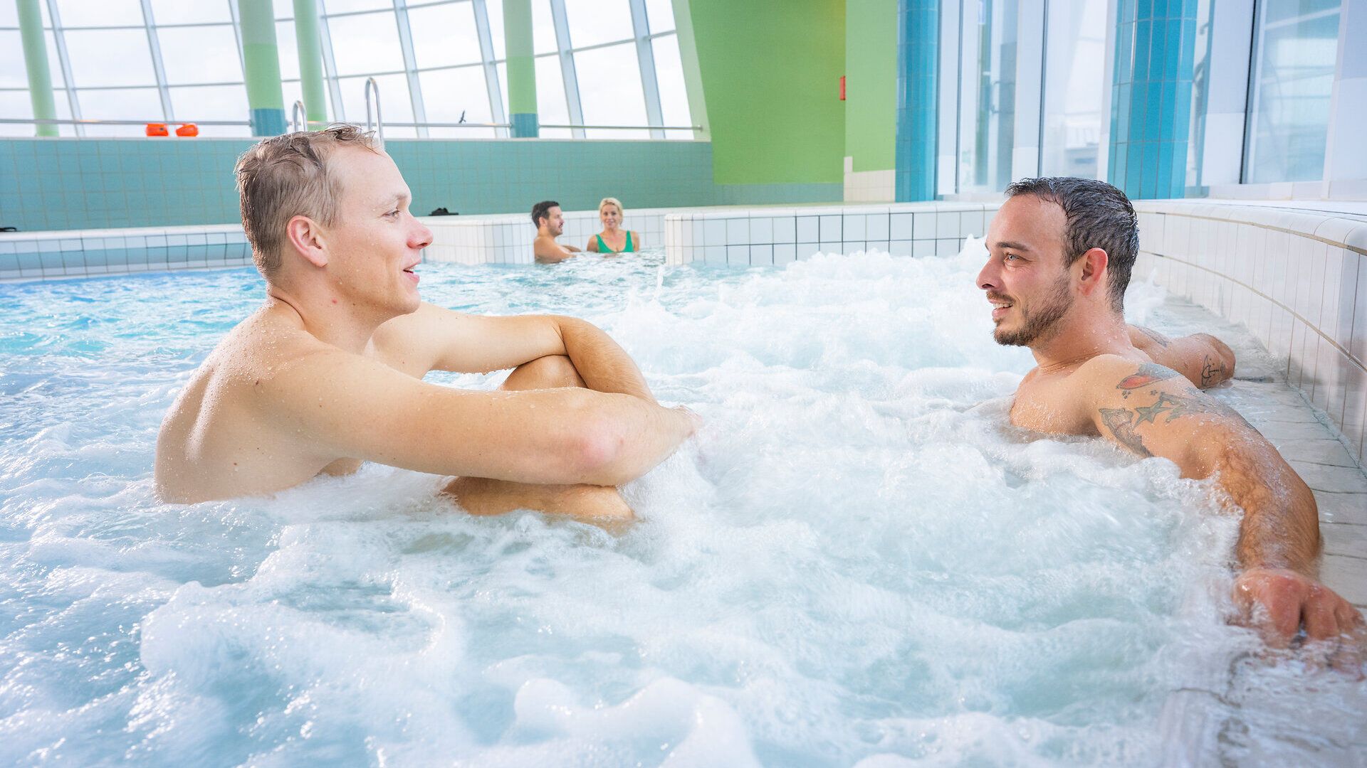 Kumpels in der Therme im ahoi!