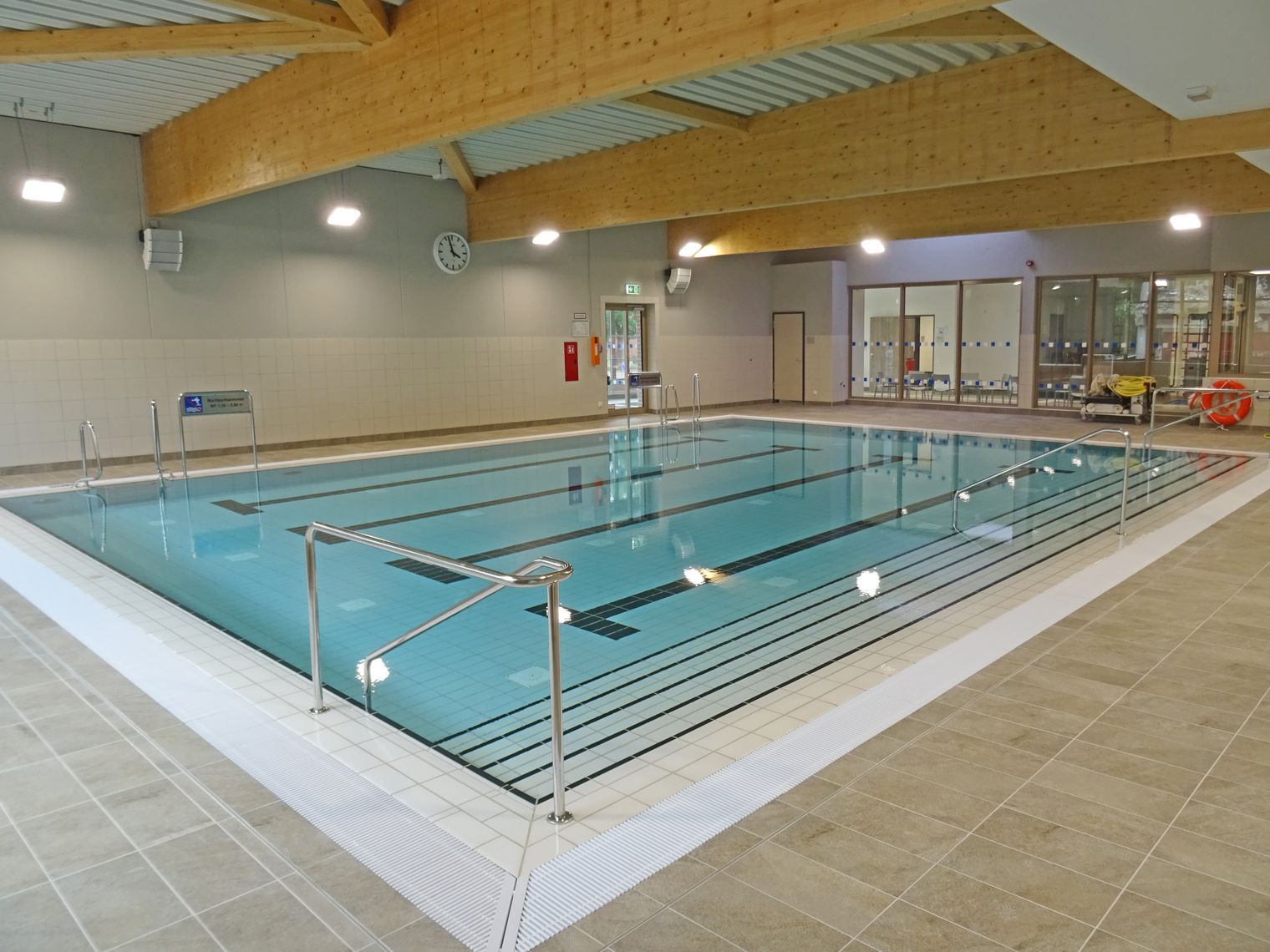 Das Hallenbad von innen in Cuxhaven