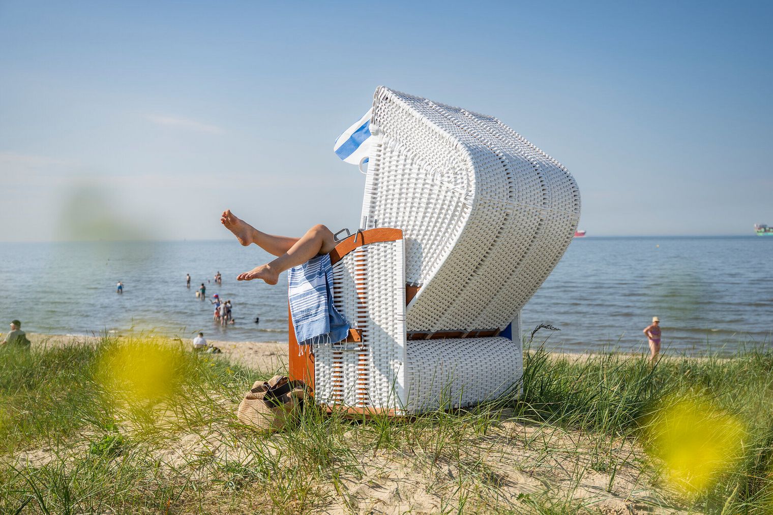 Pure Entspannung im Strandkorb mit Meerblick in Cuxhaven-Döse