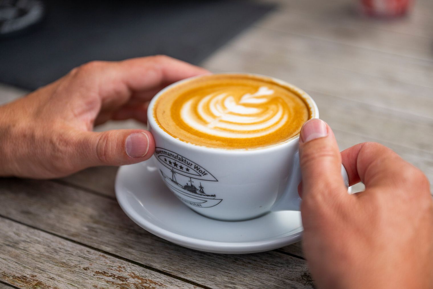 Ein Kaffee in der Kaffeerösterei