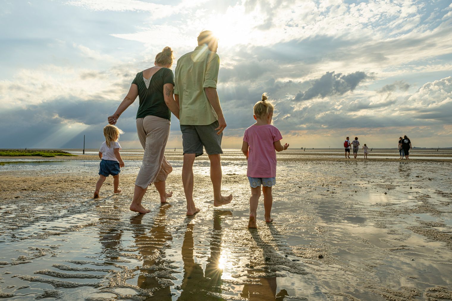 Wattwanderung einer Familie