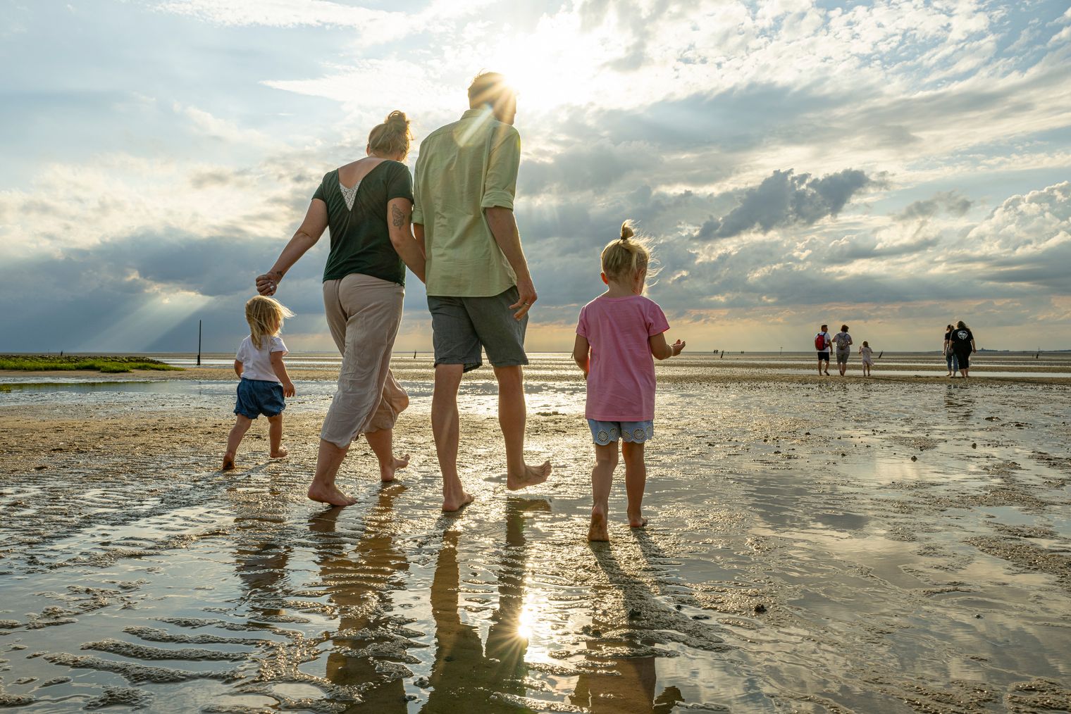 Wattwanderung einer Familie