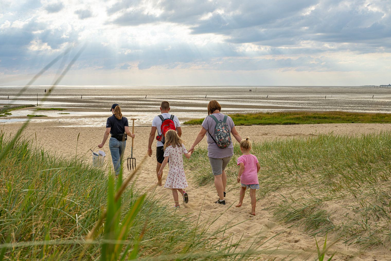 Wattwanderung einer Familie in Cuxhaven